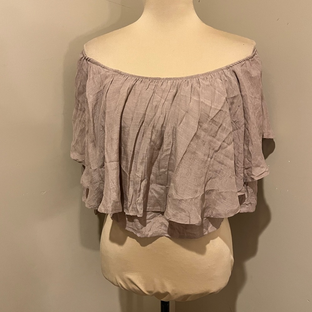 TALULAH Off-Shoulder  layered Cropped Flowy Blouse in Soft Taupe, size M